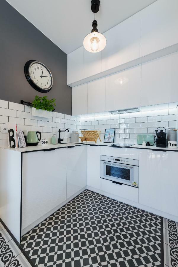 Noclegi4U Warsaw Wola Apartments ภายนอก รูปภาพ